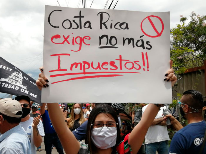 Costa Rica protesta contra su gobierno tras aumentar impuestos para “salvar” la economía costa-rica-protesta-contra-su-gobierno-tras-aumentar-impuestos-para-salvar-la-economia